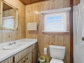 8 Donahue Ln, Grafton MA 01536