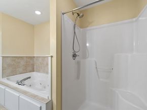 20 Victoria Dr 20, Leicester MA 01542