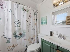 22 Lauf St, Worcester MA 01602