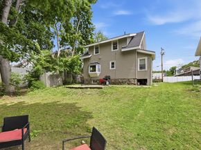 22 Lauf St, Worcester MA 01602