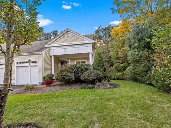25 Whiting Ln 25, Hingham MA 02043