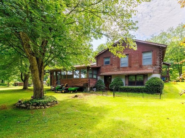 59 Shoreline Dr, West Brookfield MA 01585