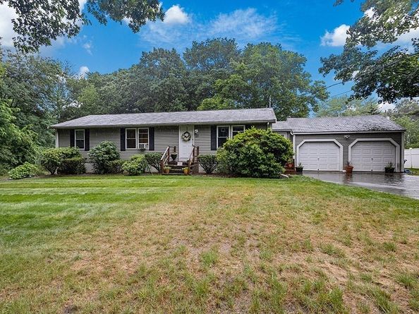 55 Hall St, Brockton MA 02302