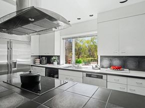 24 Radcliff Rd, Newton MA 02468