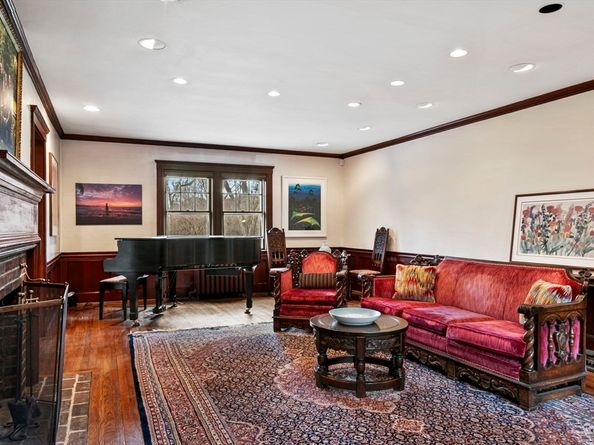 24 Radcliff Rd, Newton MA 02468