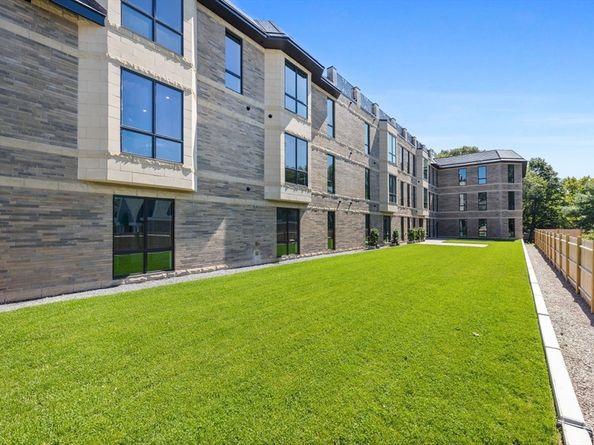 1114 Beacon St. 207, Newton MA 02461