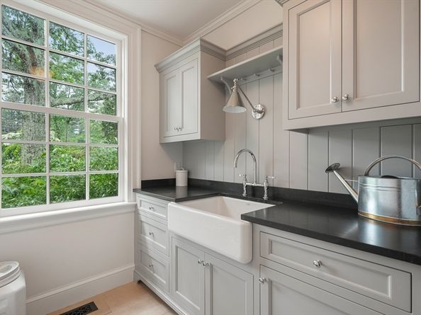 401 Sandy Valley Rd, Westwood MA 02090
