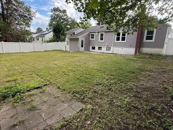 497 Massasoit Rd, Worcester MA 01604