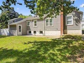 497 Massasoit Rd, Worcester MA 01604