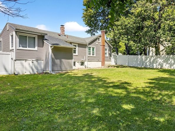 497 Massasoit Rd, Worcester MA 01604