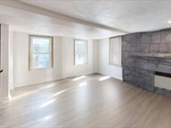 130 High St, Upton MA 01568