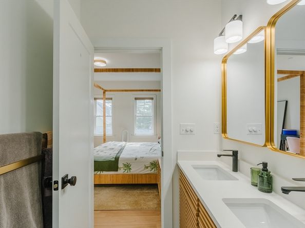 43 Withington St 7, Boston MA 02124