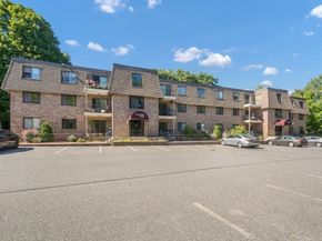 59 School St B8, Northborough MA 01532