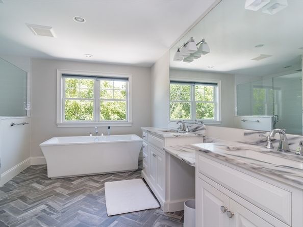 23 Covered Bridge Lane, Wayland MA 01778