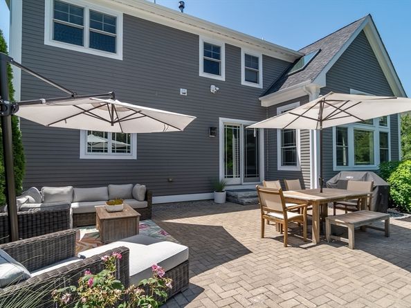 23 Covered Bridge Lane, Wayland MA 01778