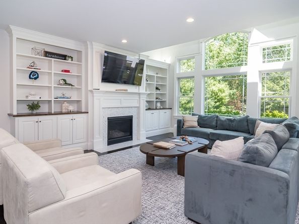 23 Covered Bridge Lane, Wayland MA 01778