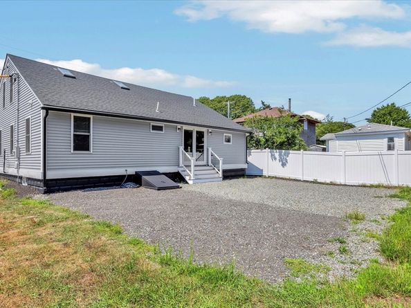 35 Locust Street, Wareham MA 02532