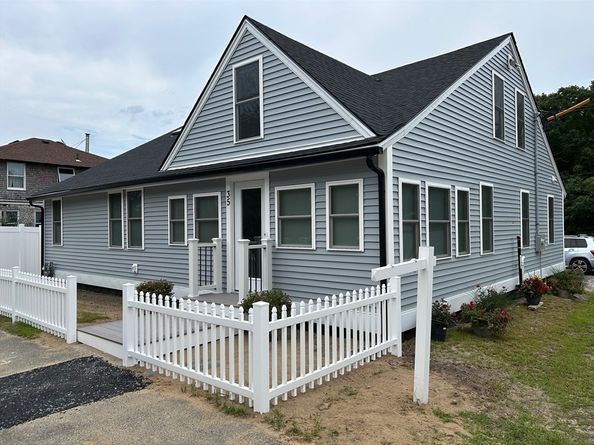 35 Locust Street, Wareham MA 02532