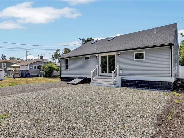 35 Locust Street, Wareham MA 02532