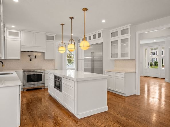 201 Lowell Road, Wellesley MA 02481