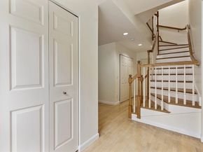 5 Maple Ridge Dr 5, Burlington MA 01803