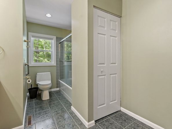 5 Maple Ridge Dr 5, Burlington MA 01803