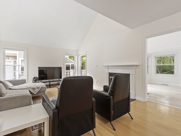5 Maple Ridge Dr 5, Burlington MA 01803