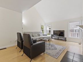 5 Maple Ridge Dr 5, Burlington MA 01803