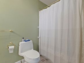 5 Maple Ridge Dr 5, Burlington MA 01803