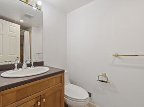 5 Maple Ridge Dr 5, Burlington MA 01803