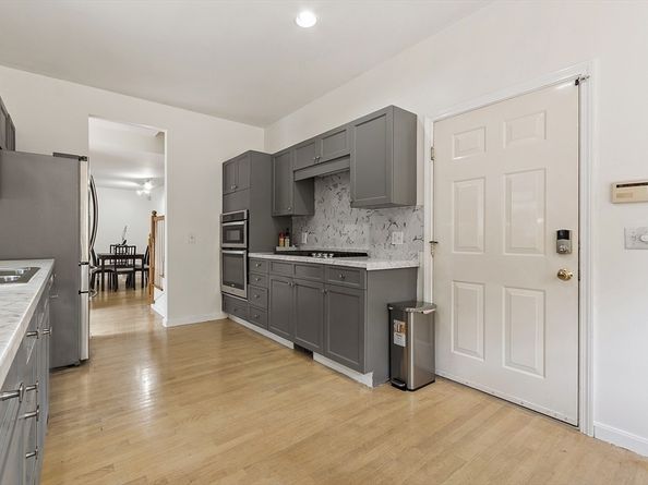 5 Maple Ridge Dr 5, Burlington MA 01803
