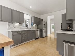 5 Maple Ridge Dr 5, Burlington MA 01803