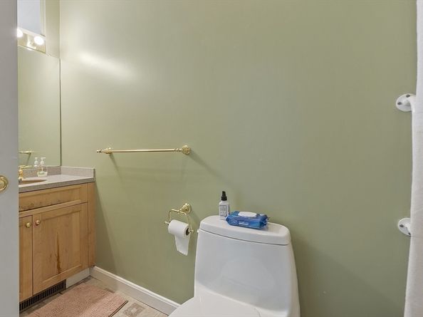5 Maple Ridge Dr 5, Burlington MA 01803