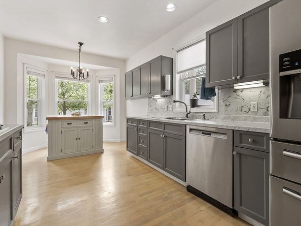 5 Maple Ridge Dr 5, Burlington MA 01803