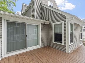 5 Maple Ridge Dr 5, Burlington MA 01803