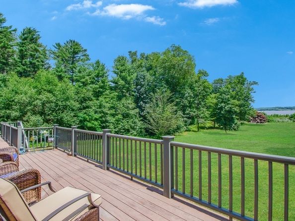 1-3 Doctor Hickey Ln, Rochester MA 02770