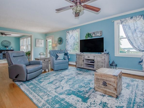 1-3 Doctor Hickey Ln, Rochester MA 02770