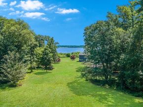 1-3 Doctor Hickey Ln, Rochester MA 02770