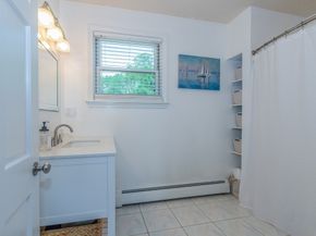 1-3 Doctor Hickey Ln, Rochester MA 02770