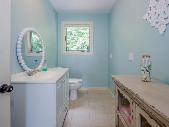 1-3 Doctor Hickey Ln, Rochester MA 02770