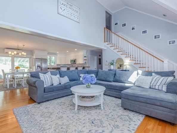 1-3 Doctor Hickey Ln, Rochester MA 02770