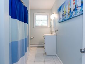 1-3 Doctor Hickey Ln, Rochester MA 02770