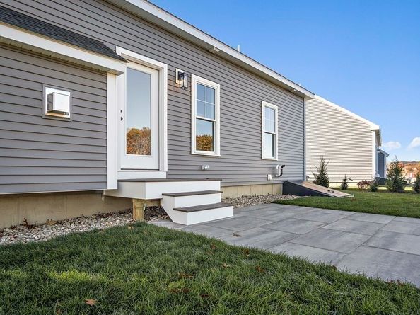 25 Salisbury Hill Blvd. 56, Worcester MA 01609
