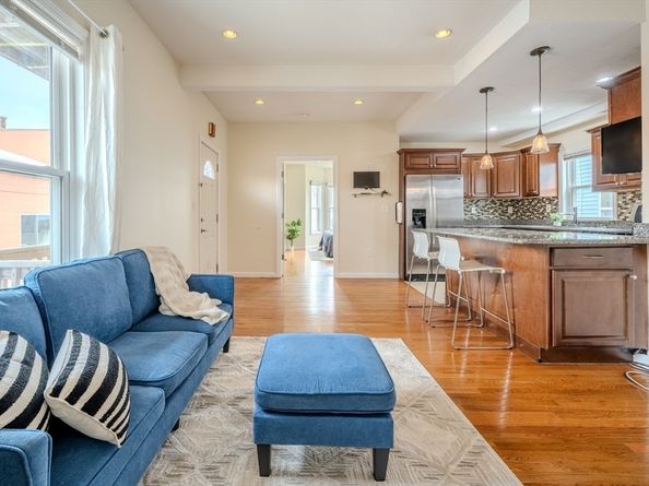114 Central St 1, Waltham MA 02453