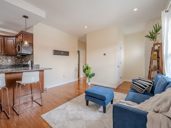 114 Central St 1, Waltham MA 02453
