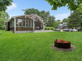 17 Buchanan Ln, Weymouth MA 02190