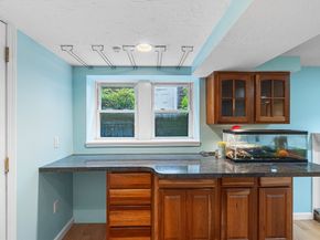 17 Buchanan Ln, Weymouth MA 02190