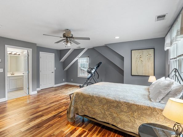17 Buchanan Ln, Weymouth MA 02190