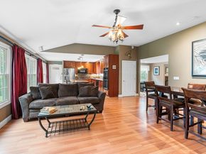 17 Buchanan Ln, Weymouth MA 02190