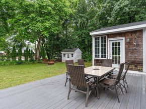 17 Buchanan Ln, Weymouth MA 02190